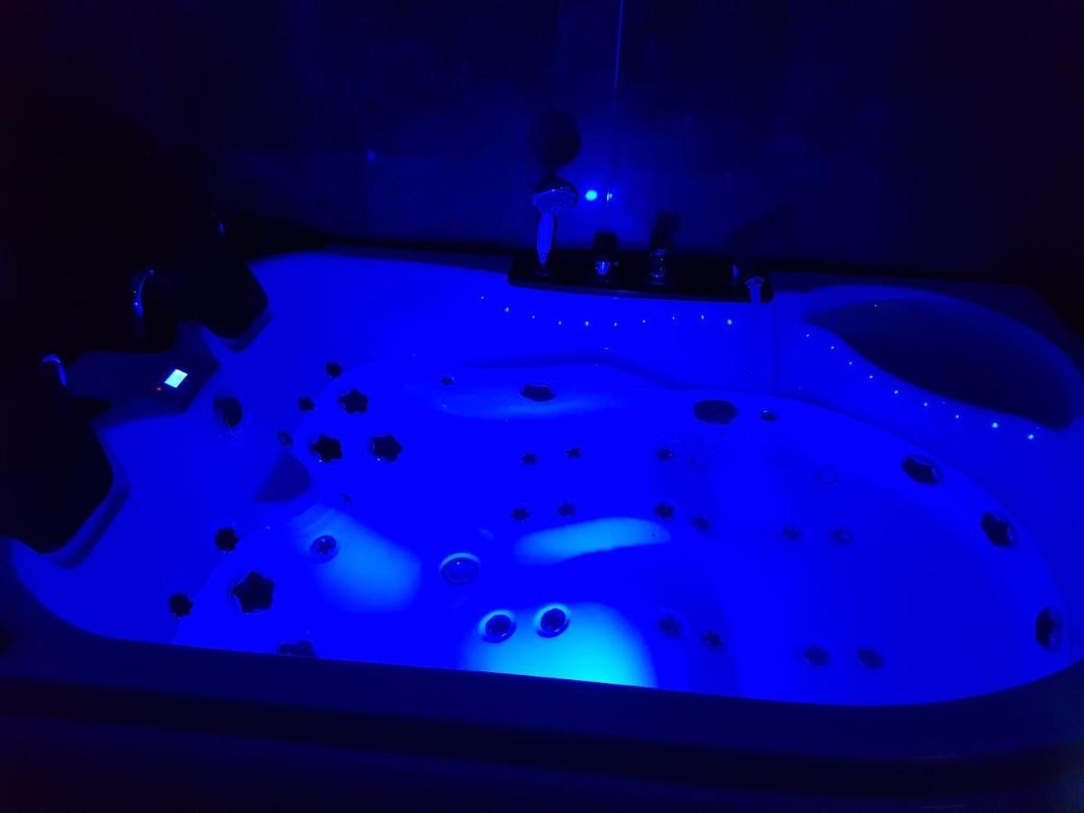 Lights Spa National Arena Mega Mall Monza Бухарест Экстерьер фото