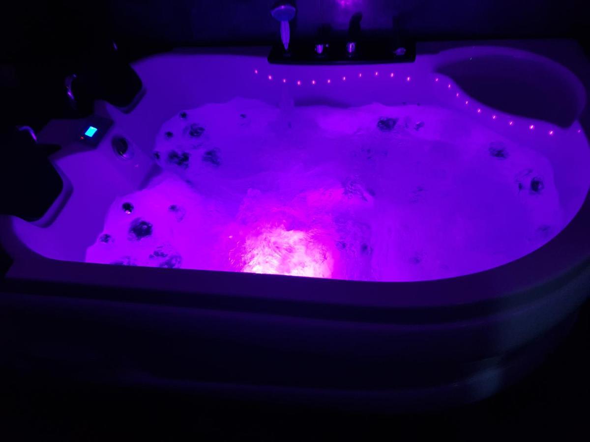 Lights Spa National Arena Mega Mall Monza Бухарест Экстерьер фото